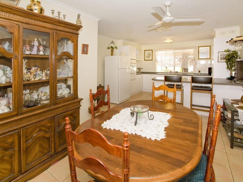 37 Meadenhall Drive, St Albans Park VIC 3219