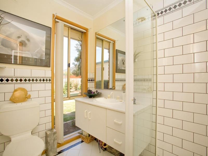 37 Meadenhall Drive, St Albans Park VIC 3219