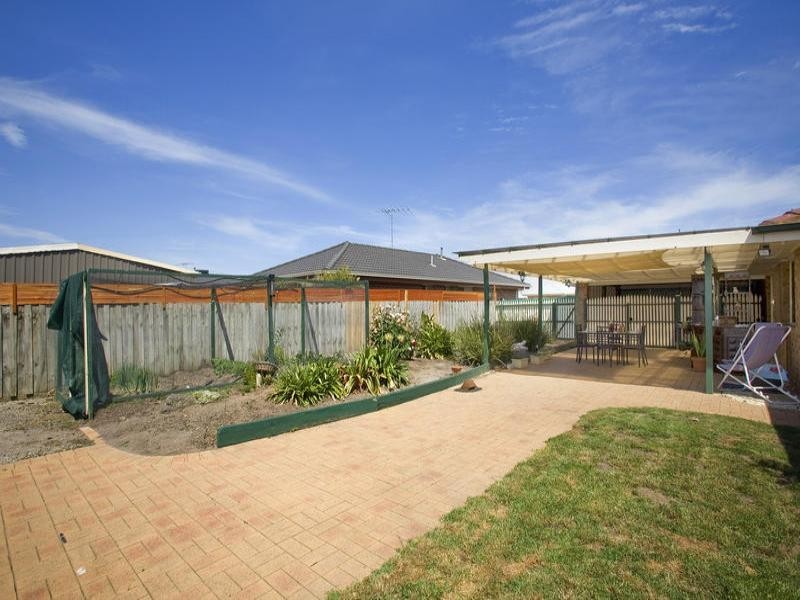 37 Meadenhall Drive, St Albans Park VIC 3219