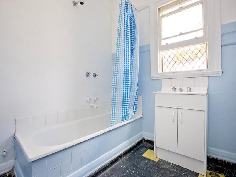 13 Pattison Avenue, North Geelong VIC 3215