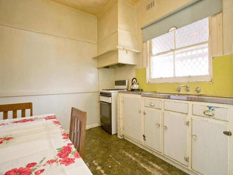 13 Pattison Avenue, North Geelong VIC 3215