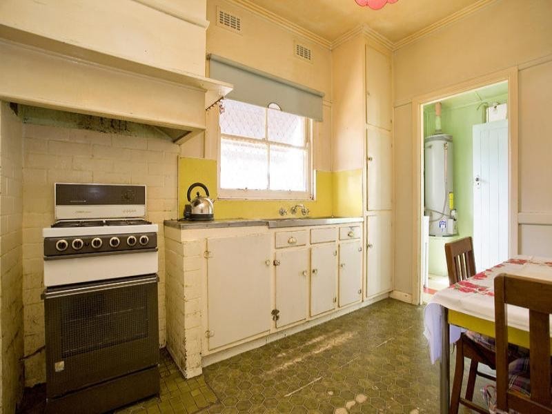 13 Pattison Avenue, North Geelong VIC 3215