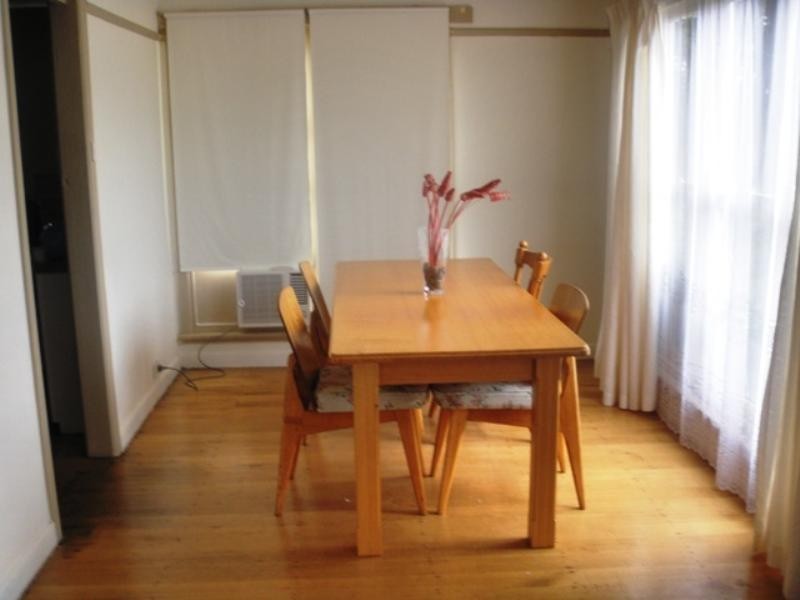 3 Bosanquet Avenue, Newtown VIC 3220