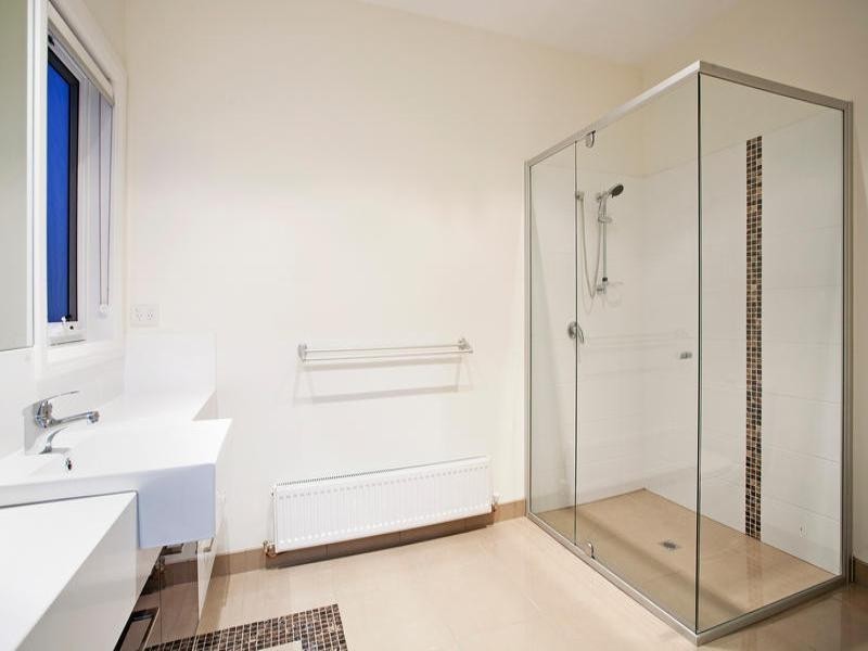 11 Bayswater Road, Newtown VIC 3220