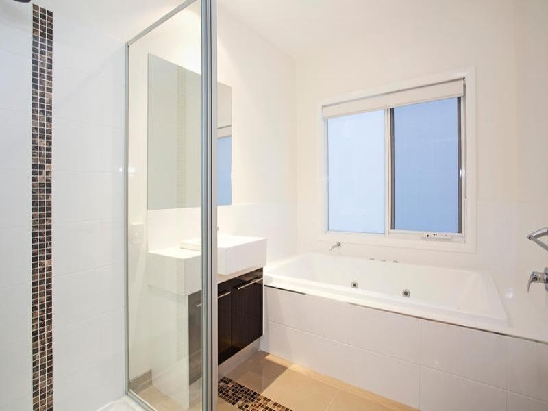 11 Bayswater Road, Newtown VIC 3220