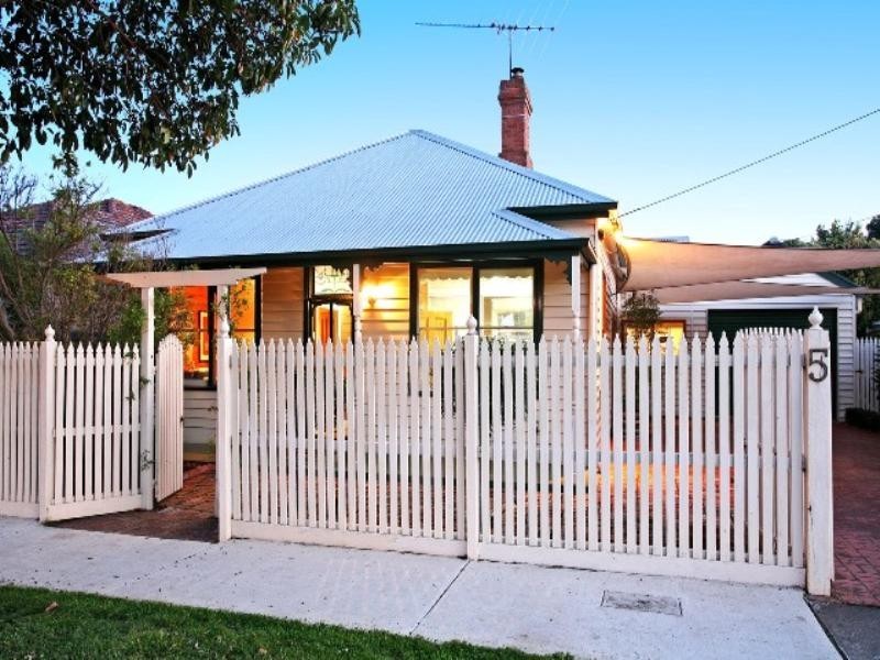 5 Noble Street, Newtown VIC 3220
