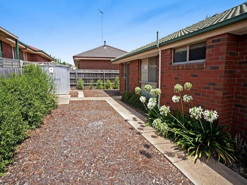 3 Chenin Mews, Waurn Ponds VIC 3216