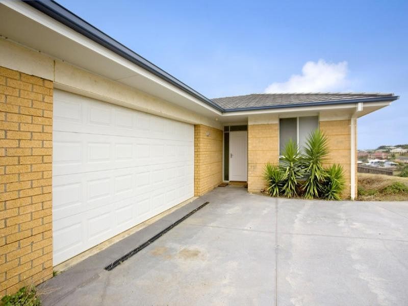 7 Hillcrest Court, Highton VIC 3216