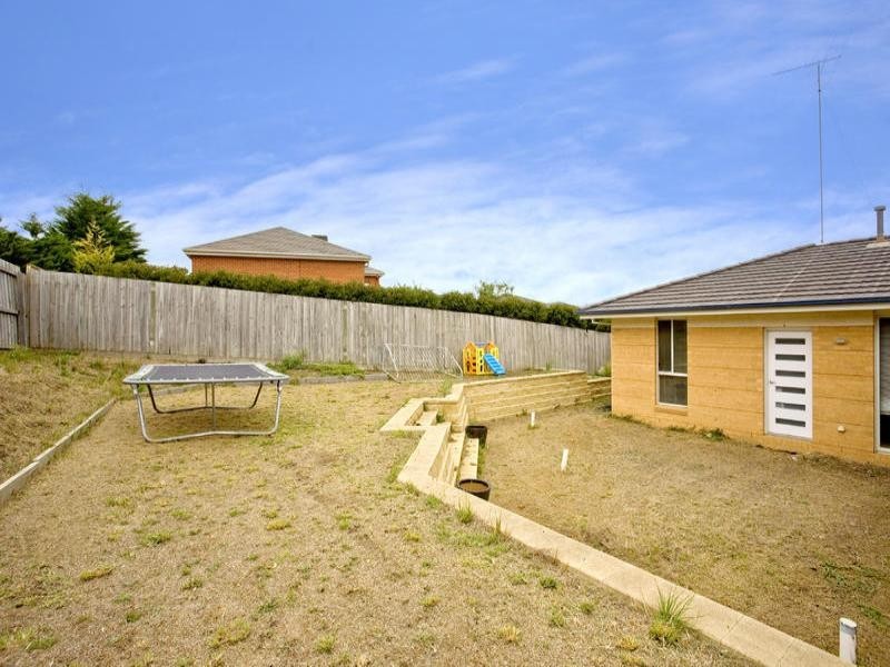 7 Hillcrest Court, Highton VIC 3216