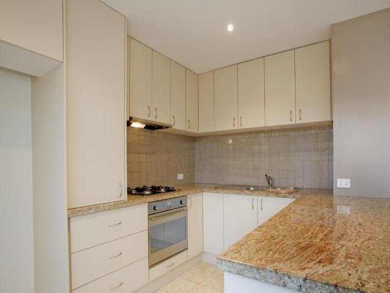 4 Lamb Place, South Geelong VIC 3220