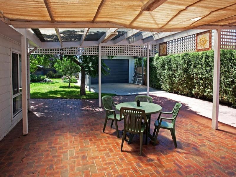 22 Langibanool Avenue, Hamlyn Heights VIC 3215