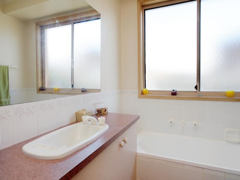 2/6-8 Corangamite Drive, Corio VIC 3214