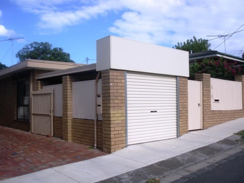 2/7 Ruthven Street, Newtown VIC 3220