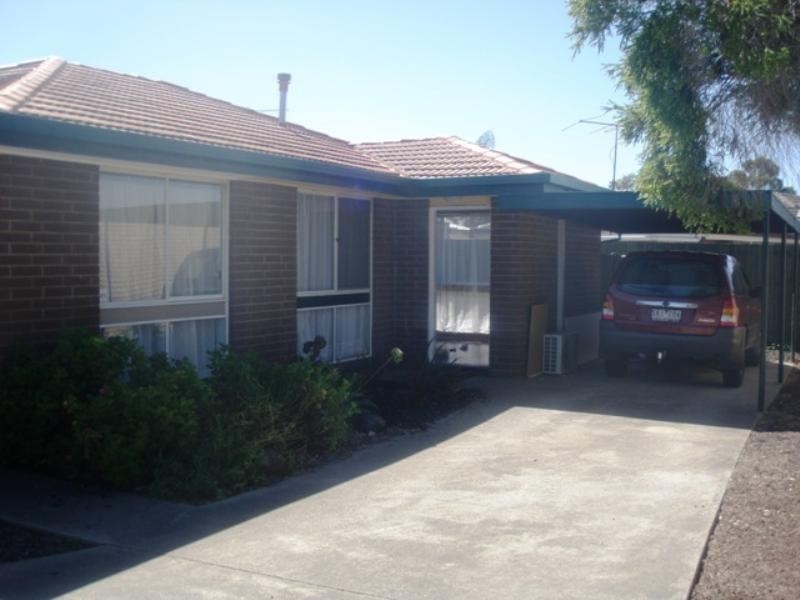 3/8 Casaceli Court, Whittington VIC 3219