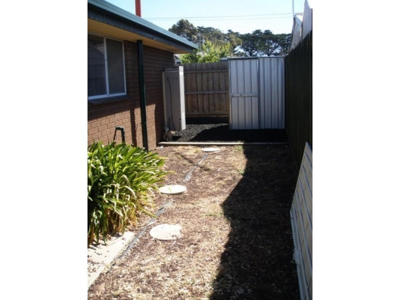 3/8 Casaceli Court, Whittington VIC 3219