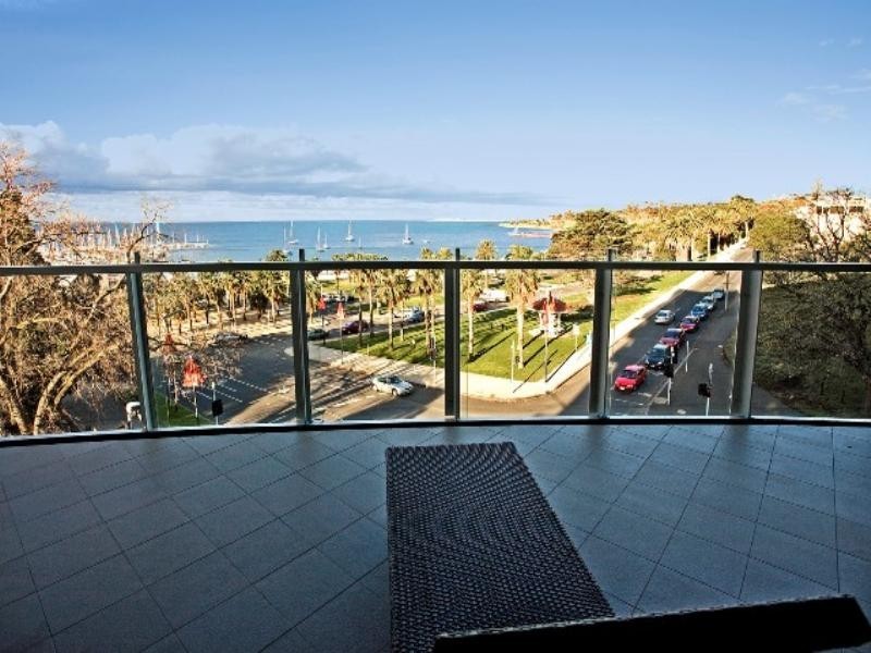 402 Promenade Tower, Geelong VIC 3220