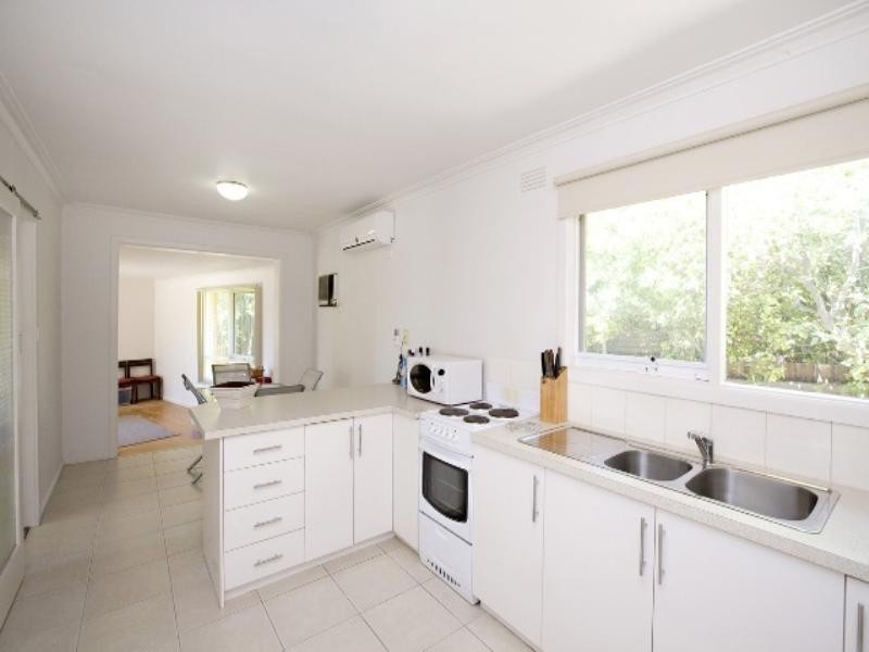 102 South Valley Road, Highton VIC 3216