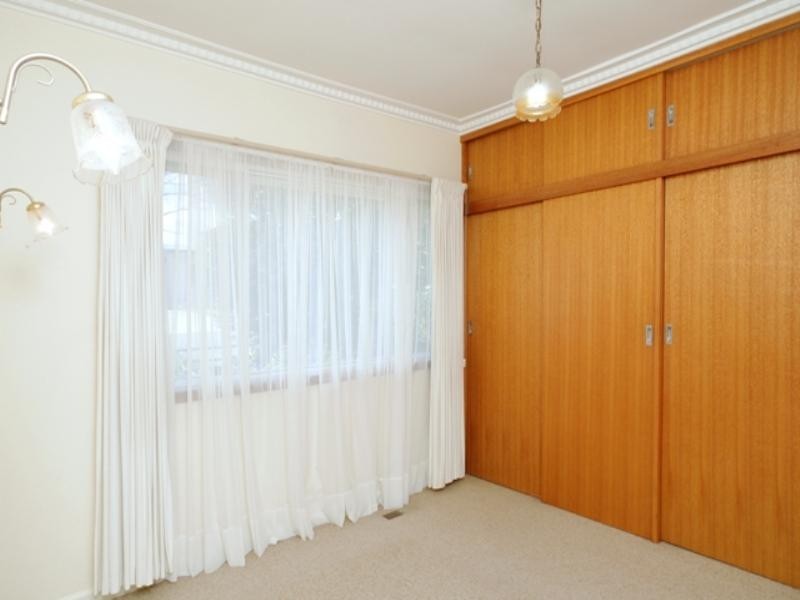 13 Alkoomi Avenue, Hamlyn Heights VIC 3215