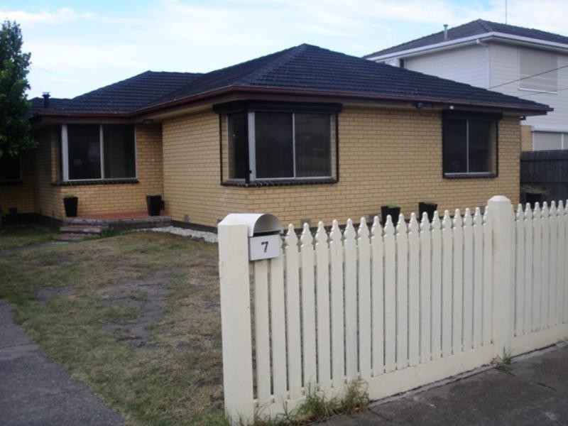 7 Chanel Avenue, Bell Post Hill VIC 3215