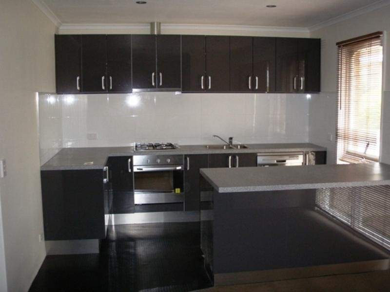 17 Amanda Avenue, Corio VIC 3214