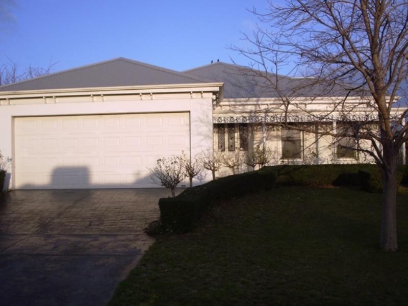 9 Sandtoft Court, Highton VIC 3216