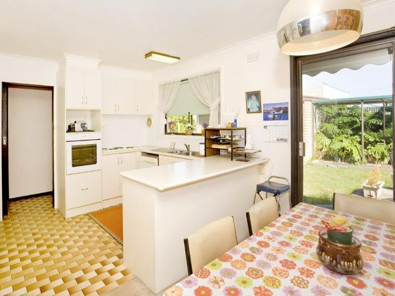 300 Wilsons Road, St Albans Park VIC 3219