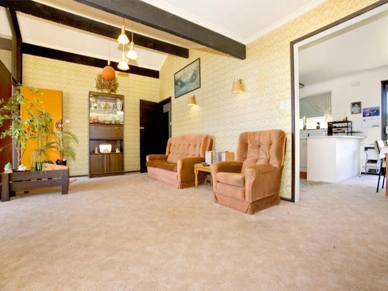 300 Wilsons Road, St Albans Park VIC 3219