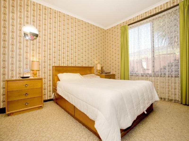 300 Wilsons Road, St Albans Park VIC 3219