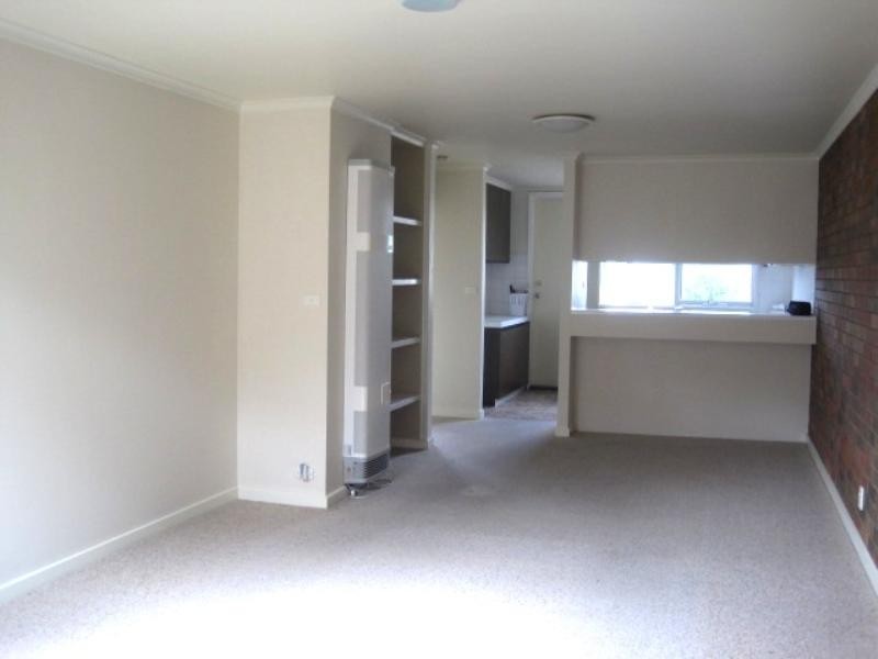 2/1 Sylvan Court, Newtown VIC 3220