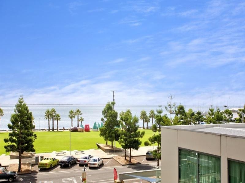 207/6-8 Eastern Beach Road, Geelong VIC 3220