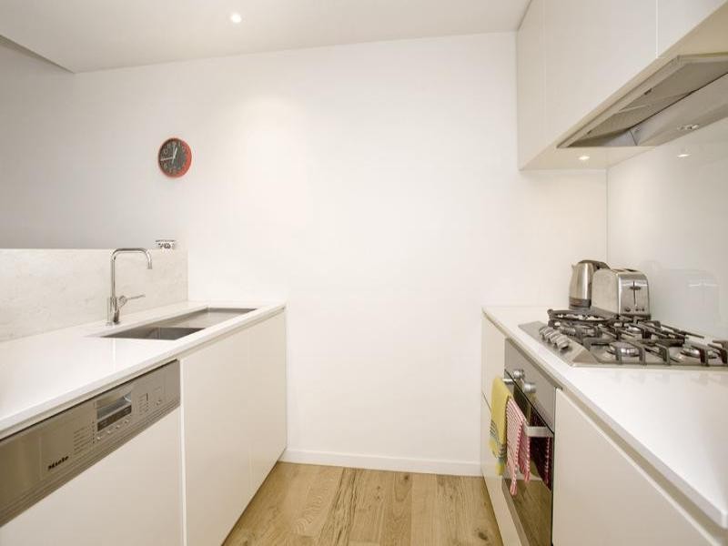 207/6-8 Eastern Beach Road, Geelong VIC 3220