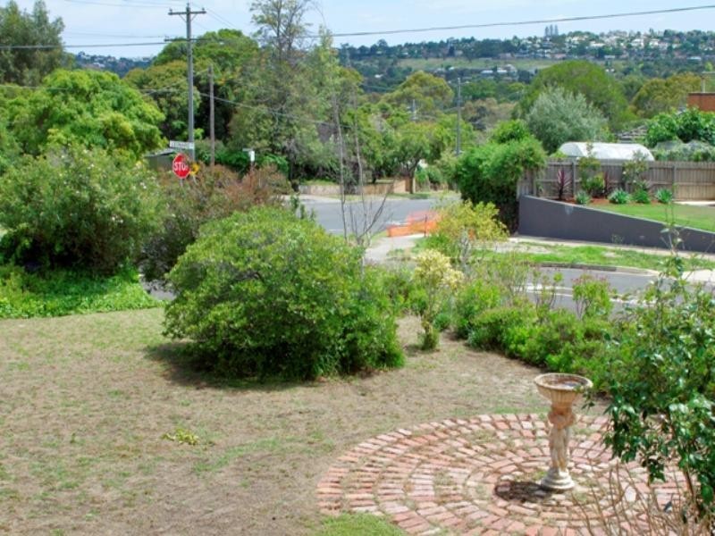 7 Roberts Road, Belmont VIC 3216