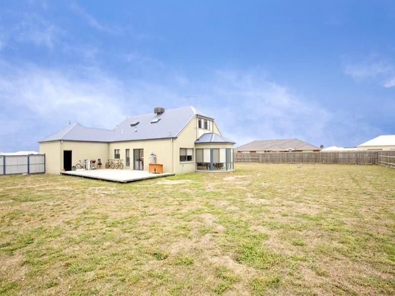 23-25 Birchwood Drive, St Albans Park VIC 3219