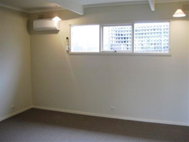 27 Highview Parade, Hamlyn Heights VIC 3215