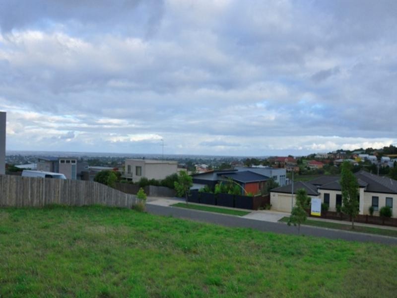 44 Kyeema Avenue, Highton VIC 3216