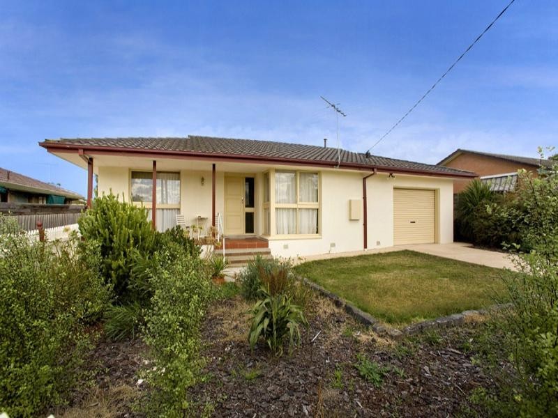 1/9 Konrads Crescent, Highton VIC 3216