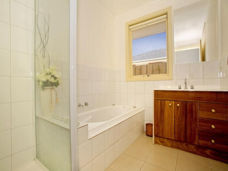 1/9 Konrads Crescent, Highton VIC 3216