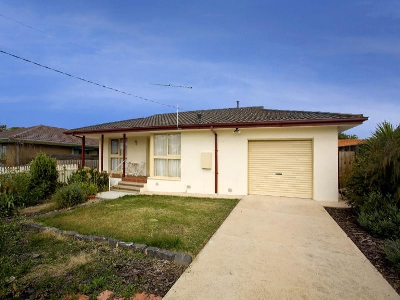 1/9 Konrads Crescent, Highton VIC 3216