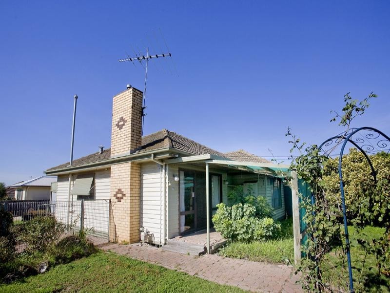 9 Derby Road, Herne Hill VIC 3218