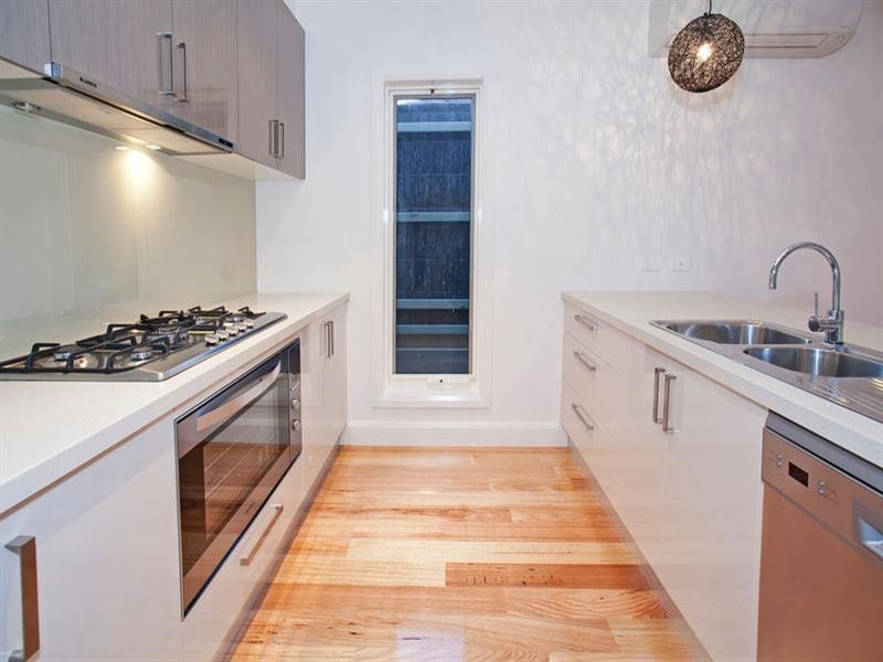 1/14 Fairmont Road, Newtown VIC 3220