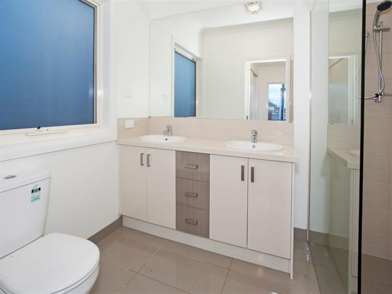 1/14 Fairmont Road, Newtown VIC 3220