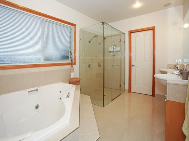 2 Glenleith Court, Geelong VIC 3220