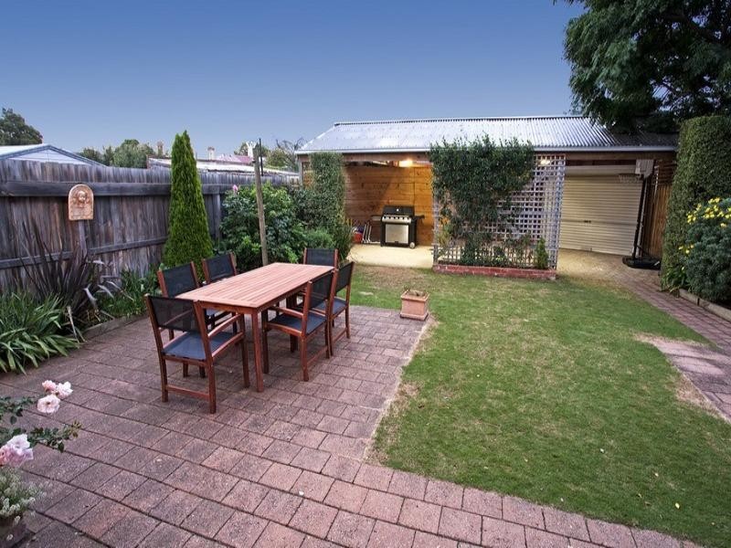 28a Lawton Avenue, Geelong West VIC 3218