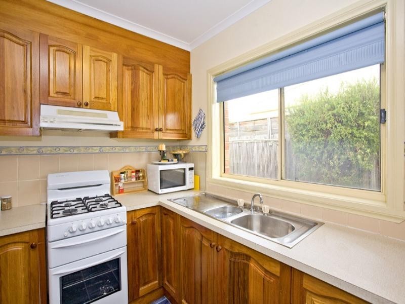 14/15 Thompson Street, Whittington VIC 3219