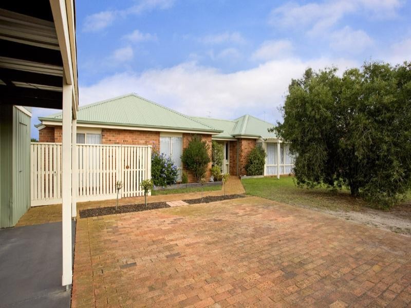 14/15 Thompson Street, Whittington VIC 3219