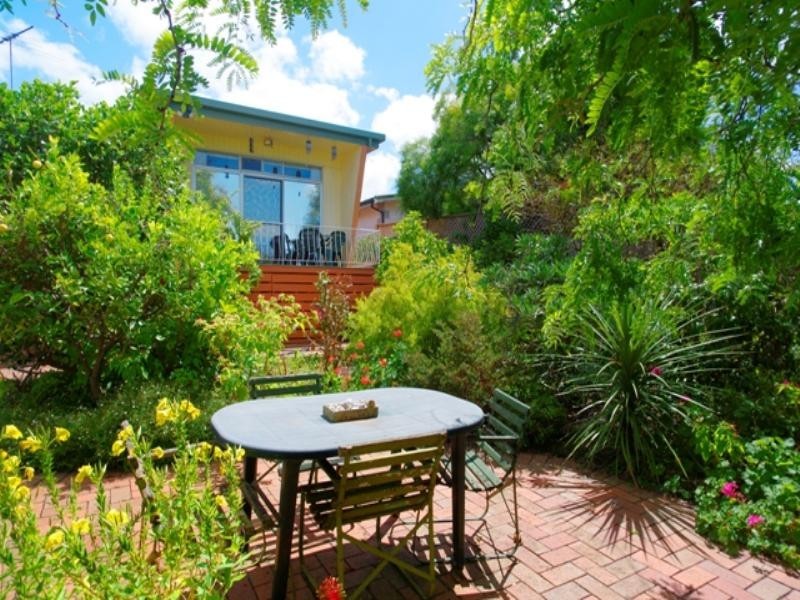 13 Alkoomi Avenue, Hamlyn Heights VIC 3215