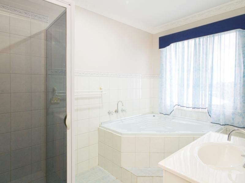 7 Michell Close, Norlane VIC 3214