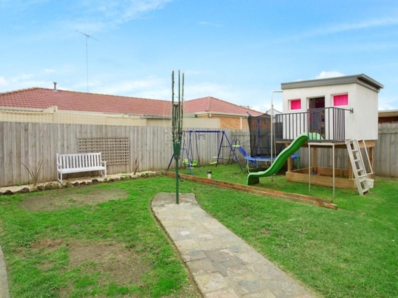 7 Michell Close, Norlane VIC 3214