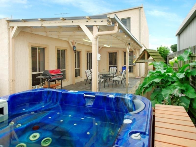 7 Michell Close, Norlane VIC 3214