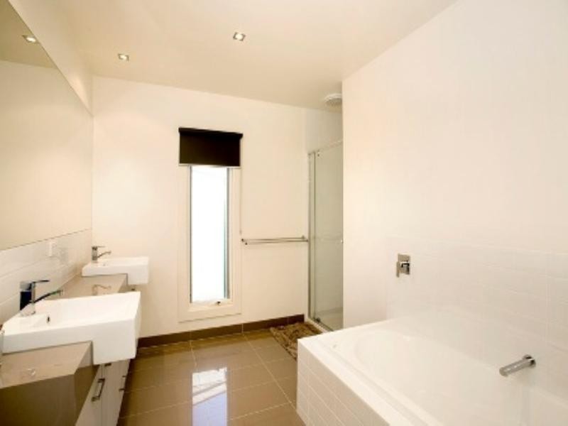 67 Saffron Street, Newtown VIC 3220